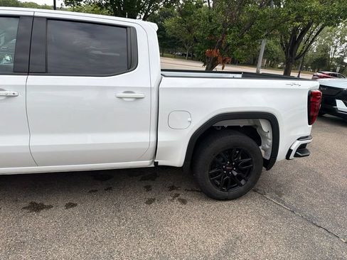Used 2024 GMC Sierra 1500 Elevation AWD/4WD image 3