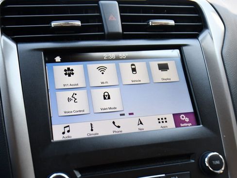 Used 2018 Ford Fusion SE w/ Equipment Group 602A image 32