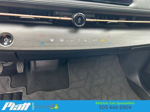 Used 2023 Nissan Ariya FWD image 26