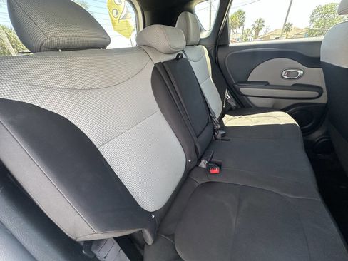 Used 2014 Kia Soul image 19
