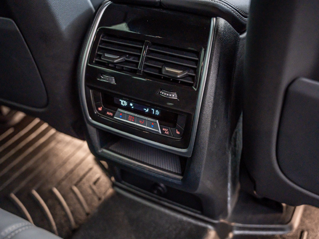 Used 2022 BMW X5 xDrive40i w/ M Sport Package AWD/4WD image 48