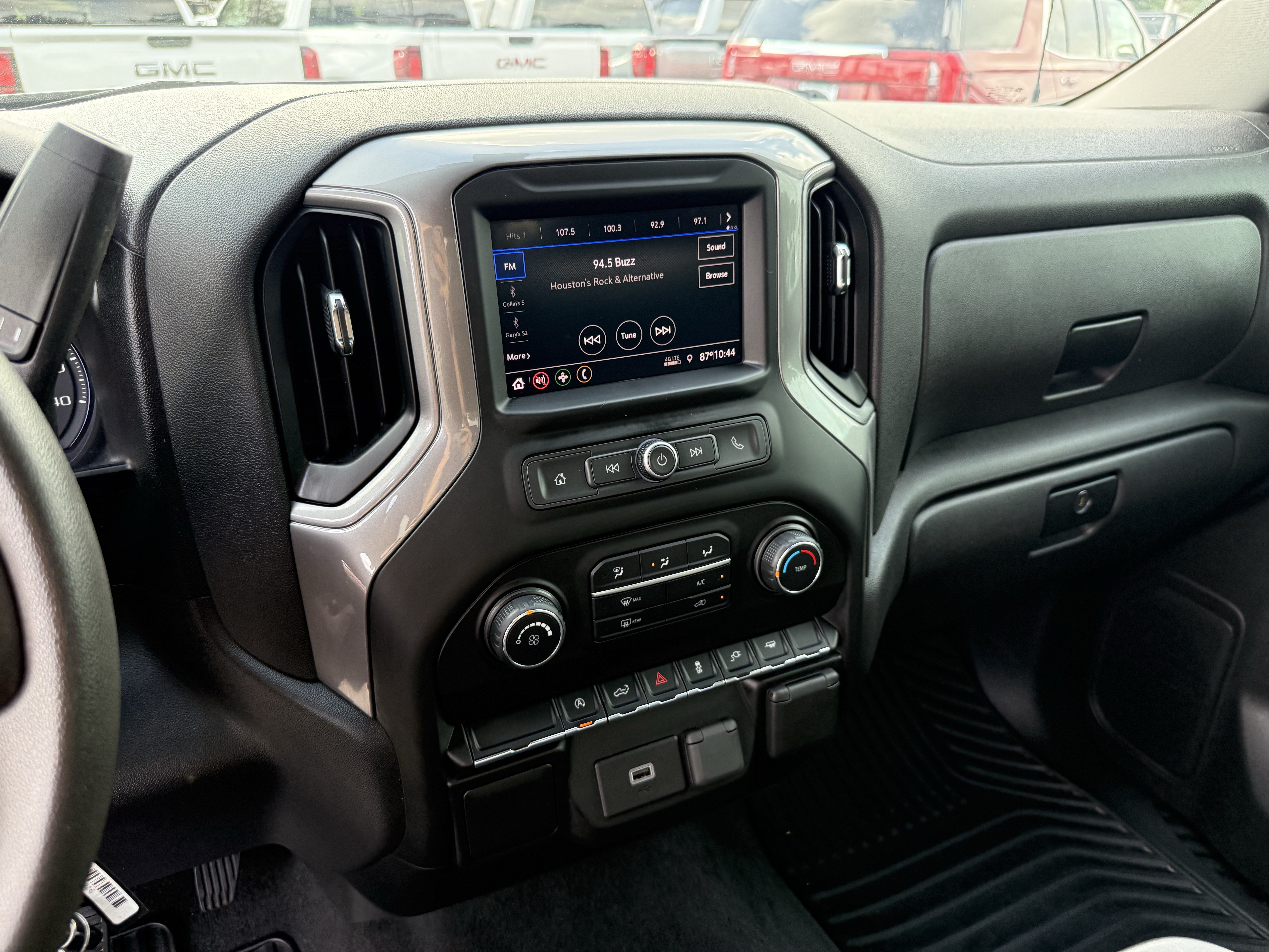 Used 2020 Chevrolet Silverado 1500 Custom w/ Custom Value Package RWD image 17