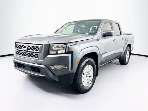 Used 2024 Nissan Frontier SV w/ SV Convenience Package image 3