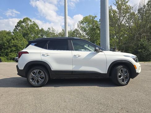 Used 2024 Kia Seltos S AWD/4WD image 18