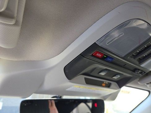 Used 2023 Subaru Crosstrek 2.0i Premium image 21