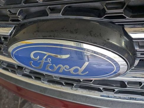 Used 2022 Ford Explorer XLT w/ Equipment Group 202A AWD/4WD image 9