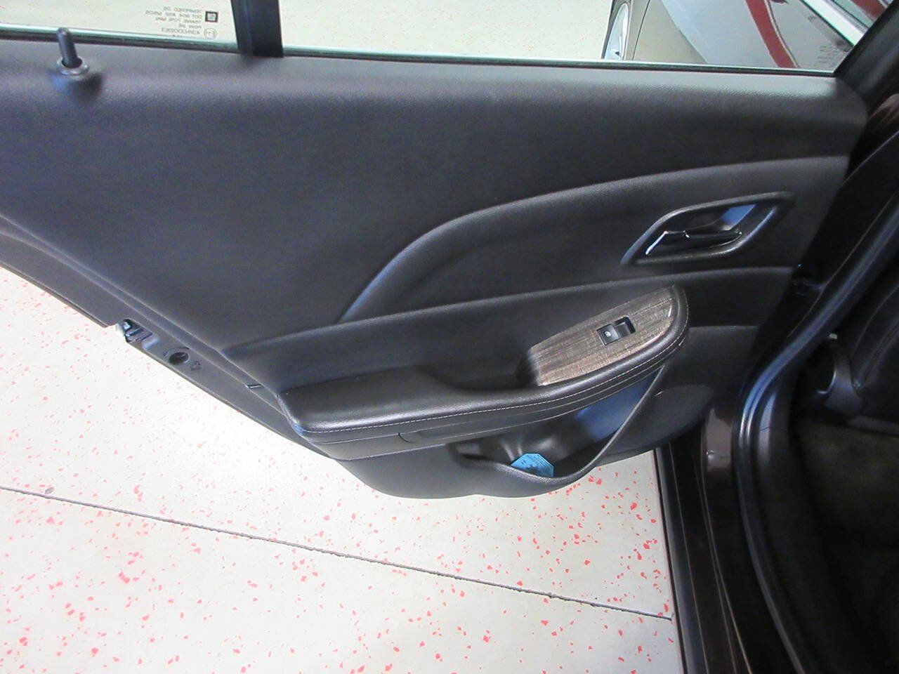 Used 2015 Chevrolet Malibu LT FWD image 24