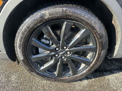 Used 2023 Lincoln Nautilus Reserve w/ Equipment Group 201A image 11