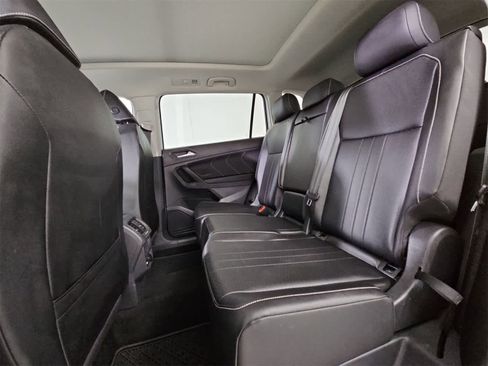 Certified 2022 Volkswagen Tiguan SE image 20