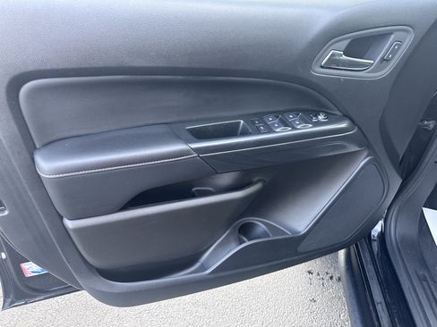 Used 2022 GMC Canyon AT4 image 15