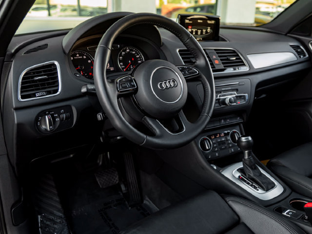 Used 2018 Audi Q3 2.0T Premium w/ Convenience Package FWD image 18