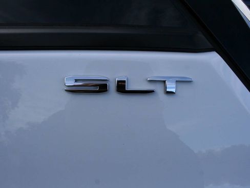 Used 2023 GMC Terrain SLT image 27