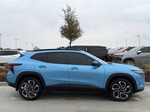 New 2026 Chevrolet Trax RS w/ Sunroof Package image 3