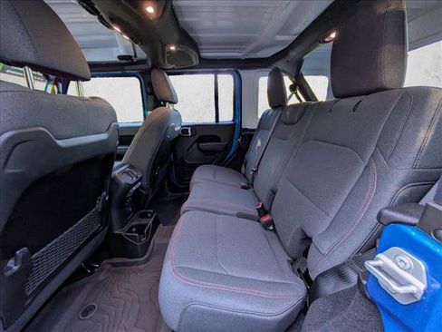 Used 2024 Jeep Wrangler Unlimited Rubicon w/ Technology Group image 19