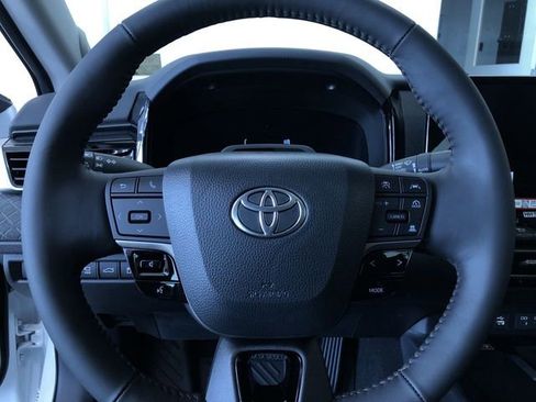 New 2026 Toyota Camry XLE AWD/4WD image 24