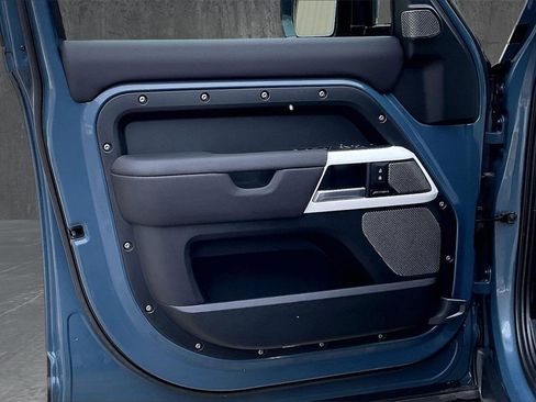 Used 2024 Land Rover Defender 110 S image 20