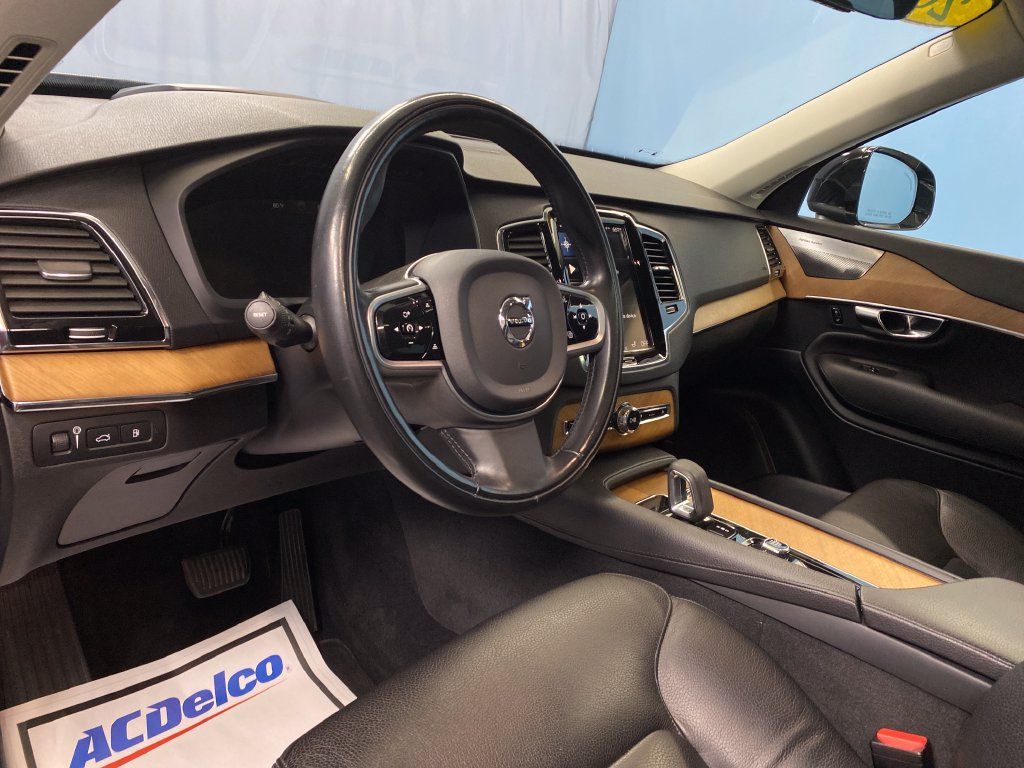Used 2022 Volvo XC90 T8 Inscription Expression w/ Advanced Package AWD/4WD image 9