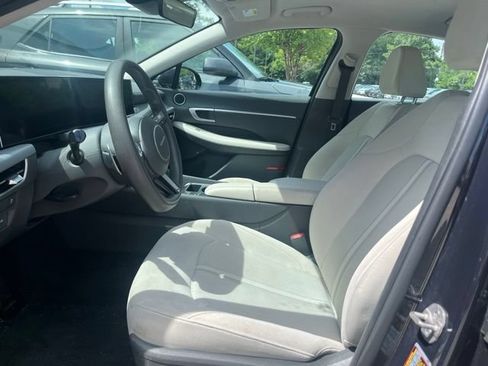 Used 2024 Hyundai Sonata SEL FWD image 2