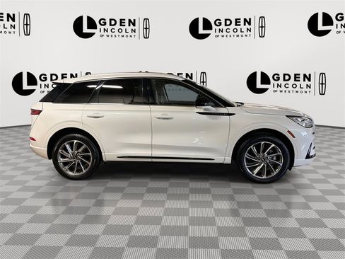 Used 2024 Lincoln Corsair Grand Touring image 9