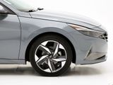 Used 2022 Hyundai Elantra SEL w/ Convenience + Premium Package image 3