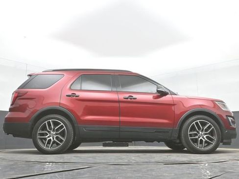 Used 2016 Ford Explorer Sport w/ Equipment Group 401A AWD/4WD image 34