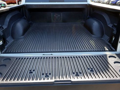 Used 2016 RAM 1500 Lone Star RWD image 10