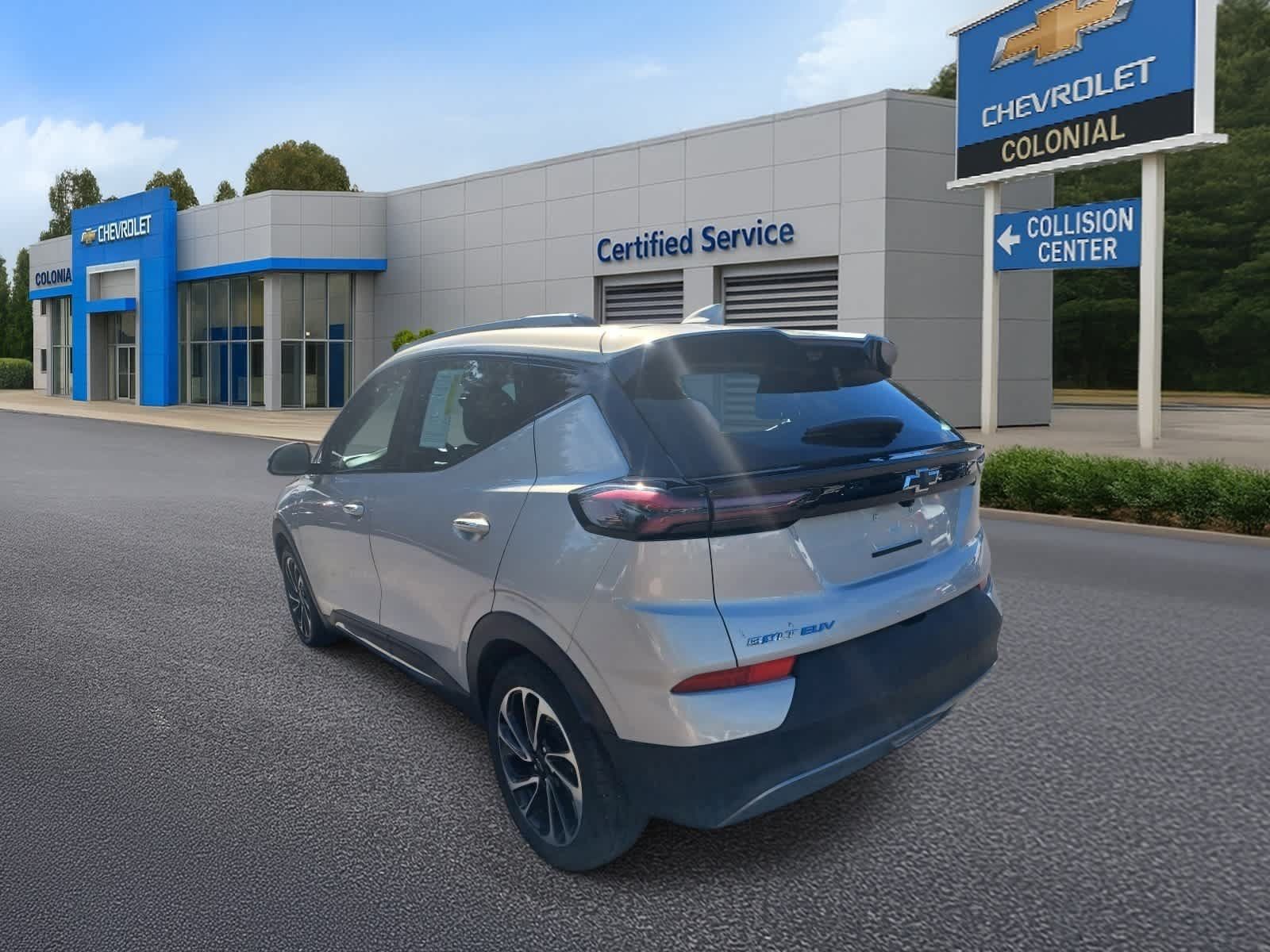 Used 2023 Chevrolet Bolt EUV Premier w/ Sun & Sound Package FWD image 5