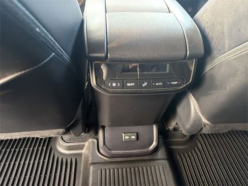Certified 2022 Toyota Highlander XLE image 23