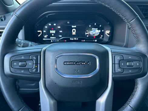 Used 2024 GMC Yukon XL Denali AWD/4WD image 29