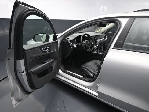 Used 2024 Volvo S60 B5 Core FWD image 7