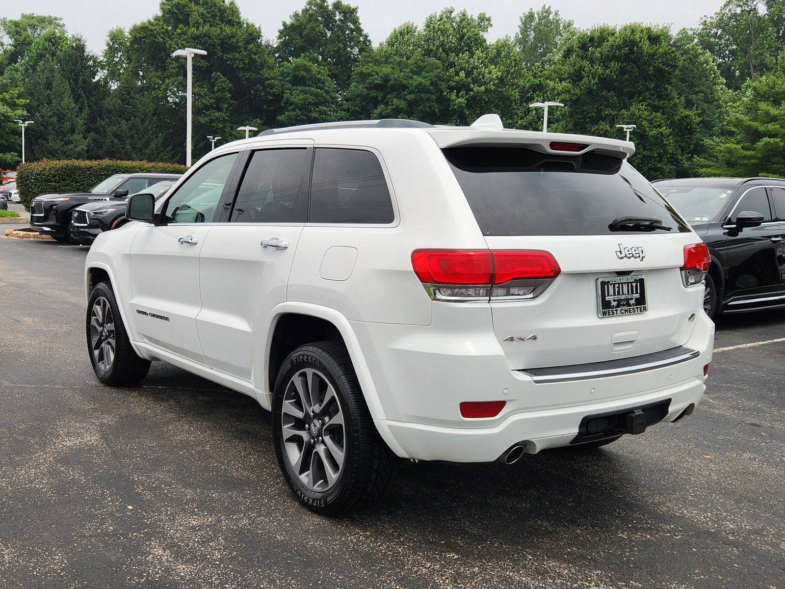 Used 2018 Jeep Grand Cherokee Overland AWD/4WD image 3