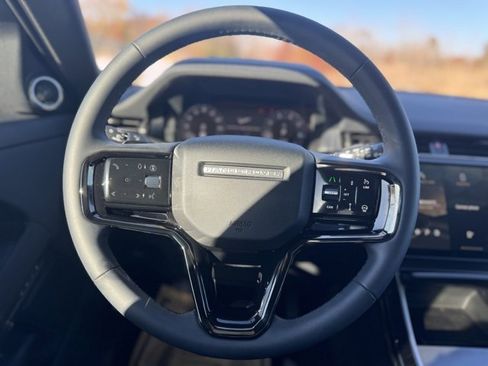 Used 2026 Land Rover Range Rover Evoque S image 24