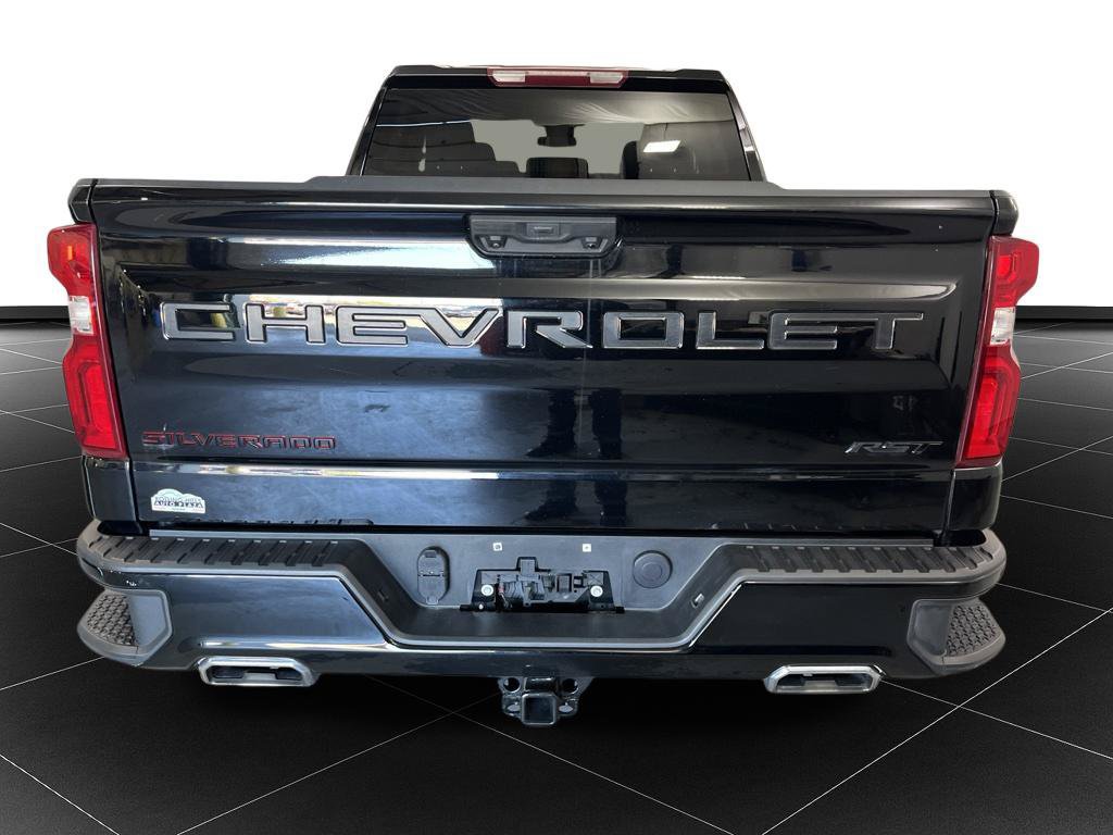 Used 2023 Chevrolet Silverado 1500 RST w/ Redline Edition AWD/4WD image 4