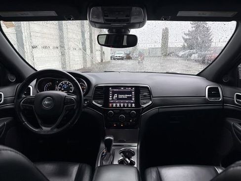Used 2020 Jeep Grand Cherokee Limited image 18