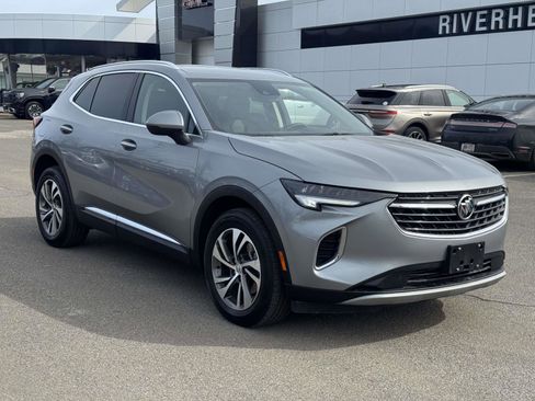 Used 2023 Buick Envision Essence image 2