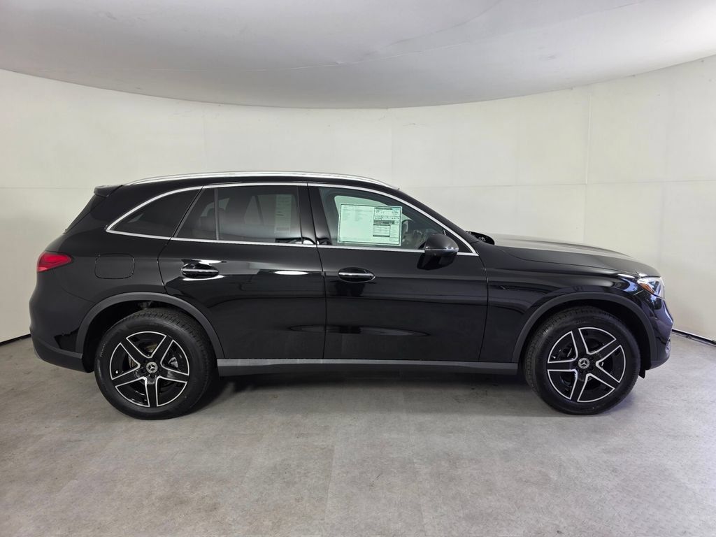 New 2027 Mercedes-Benz GLC 300 image 3