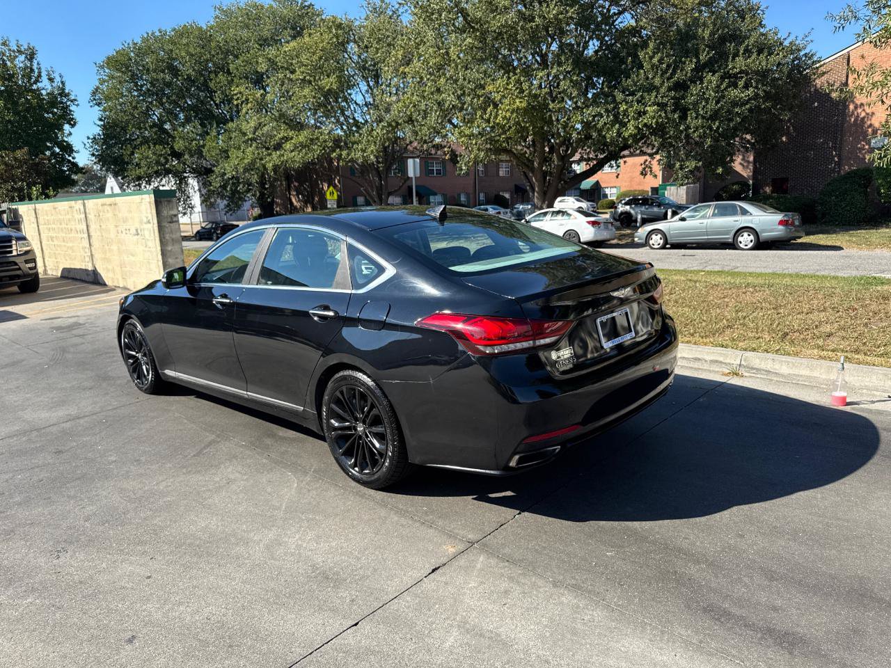 Used 2015 Hyundai Genesis 3.8 RWD image 9