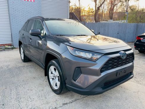 Used 2020 Toyota RAV4 LE w/ All Weather Liner Package image 3