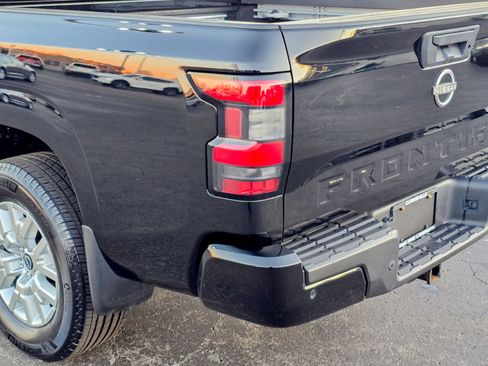 Used 2023 Nissan Frontier SV w/ SV Convenience Package image 23