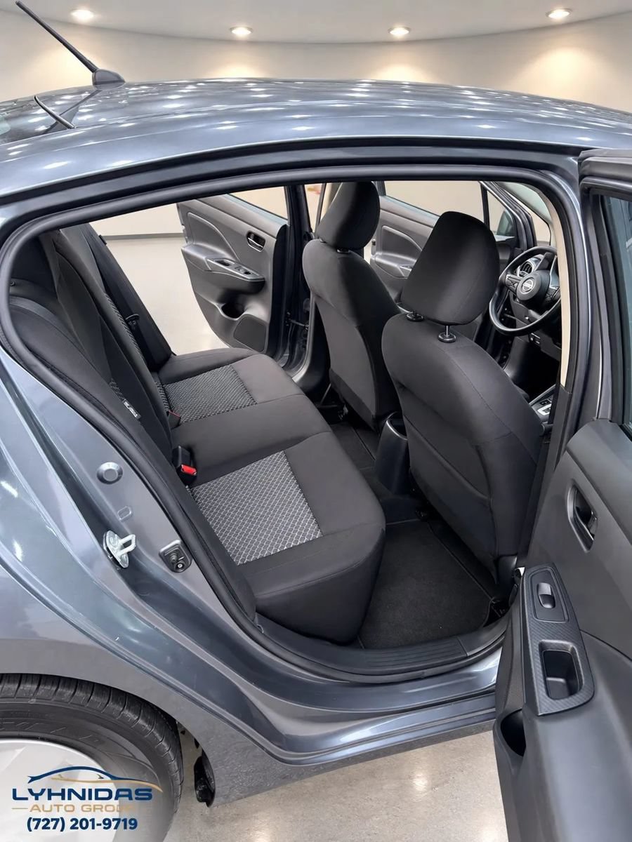 Used 2022 Nissan Versa S FWD image 9