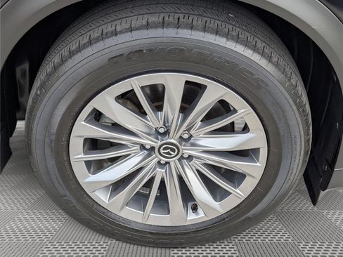 Used 2024 MAZDA CX-90 Plug-In Hybrid w/ Preferred AWD/4WD image 11