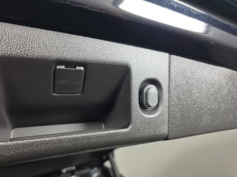 Used 2019 GMC Yukon Denali w/ Denali Ultimate Package image 40