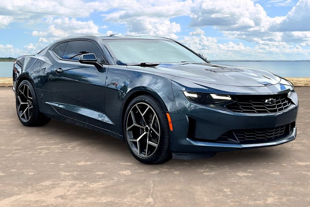 Used 2022 Chevrolet Camaro LT w/ Technology Package RWD image 3
