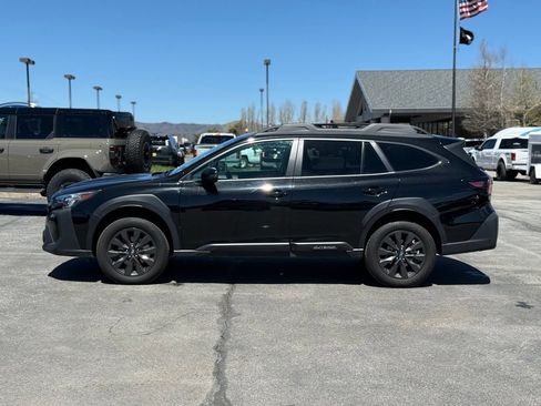 Used 2025 Subaru Outback Onyx Edition AWD/4WD image 2