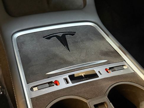 Used 2023 Tesla Model Y Performance AWD/4WD image 19