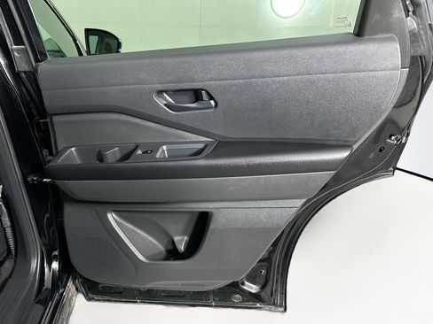 Used 2024 Nissan Pathfinder SV image 29