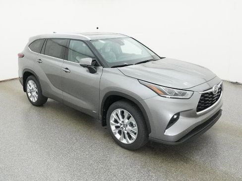 New 2026 Toyota Highlander Limited image 13