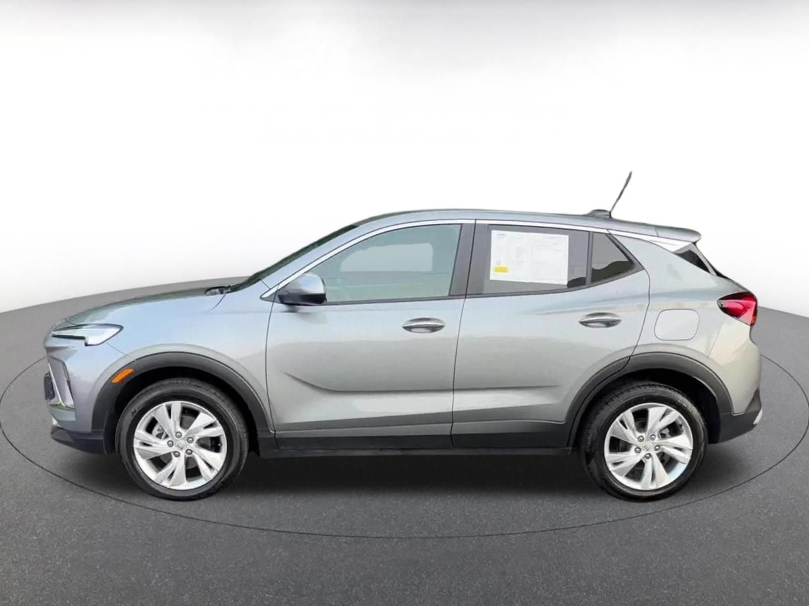 Used 2025 Buick Encore GX Preferred AWD/4WD image 8