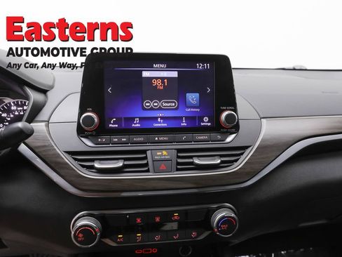 Used 2023 Nissan Altima 2.5 SV FWD image 12