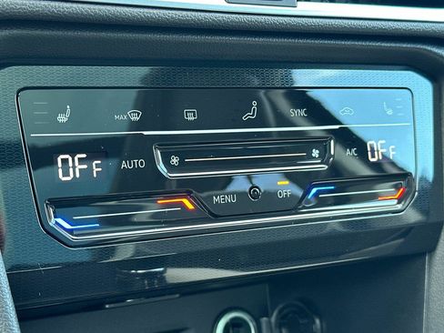 New 2026 Volkswagen Taos SE image 19